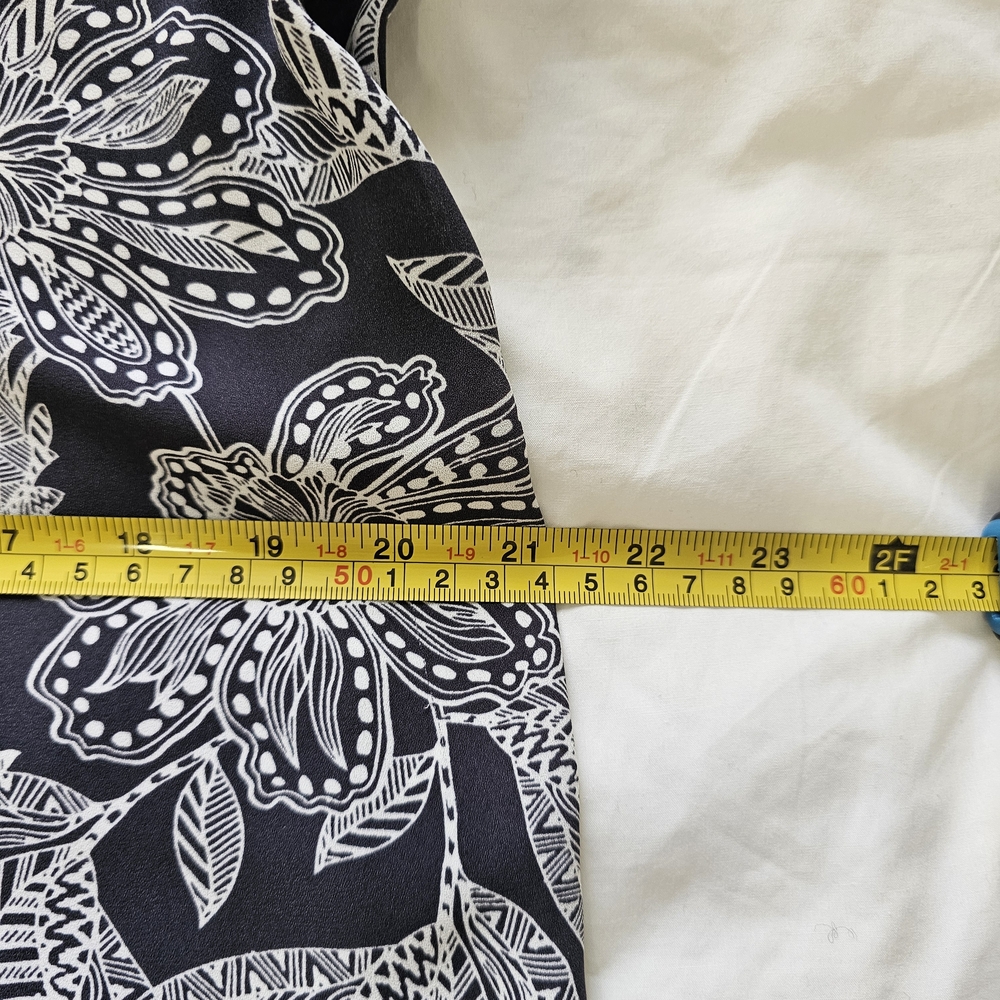 LOFT Petites MP Floral Blouse Black White Lightweight Short Sleeve V-Neck - Picture 10 of 14